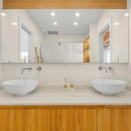 Luxury On The Beachfront *